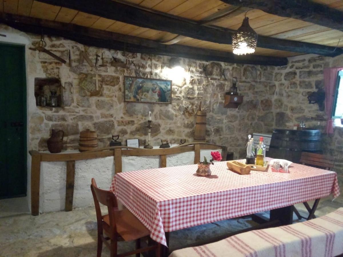 House Kuna Bristane Extérieur photo