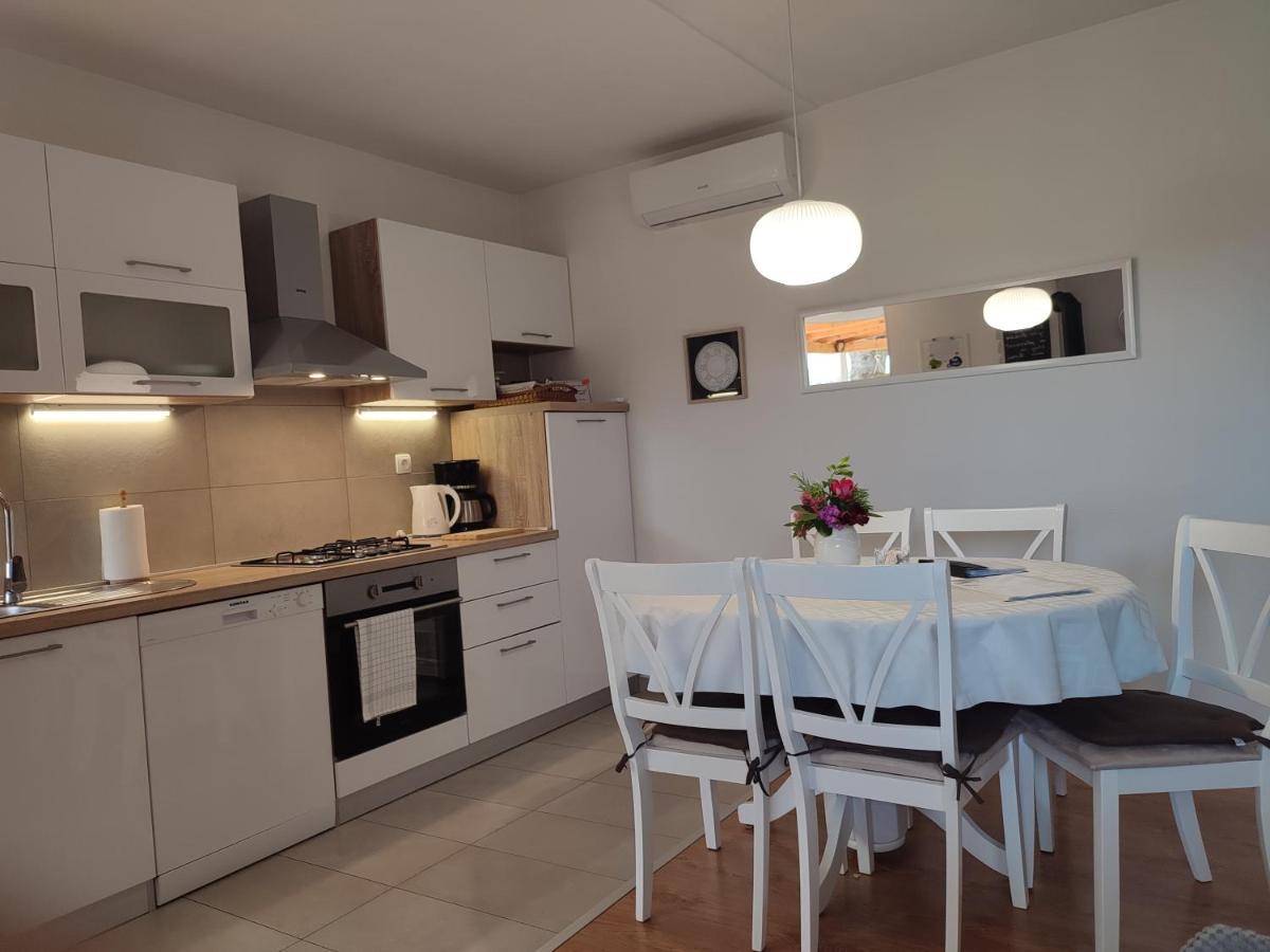House Kuna Bristane Extérieur photo